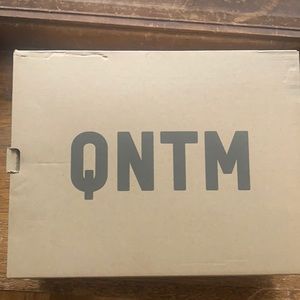 Yeezy Quantum -Flash Orange